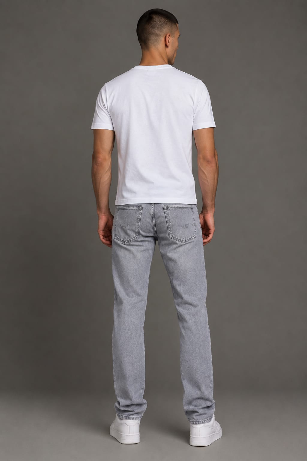 Men's Lightweight Stretch Straight-Leg Jeans