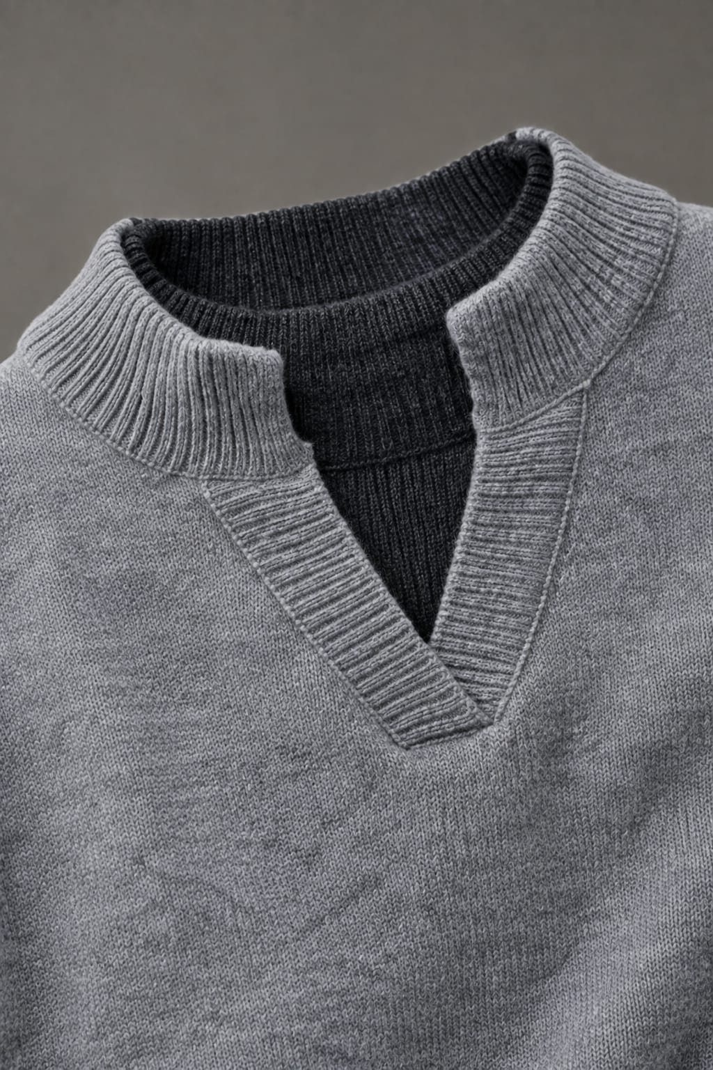 Men's V-Neck Knit Pullover